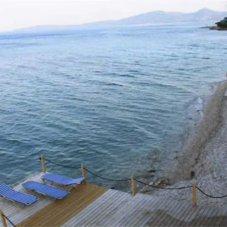 Villa Beachfront Benele *