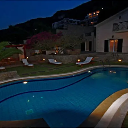 Beachfront Benele Villa *