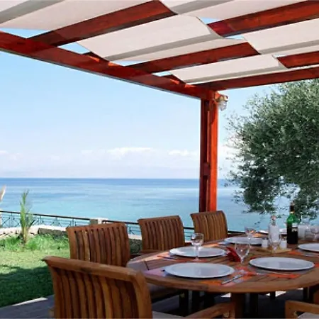 Villa Beachfront Benele *