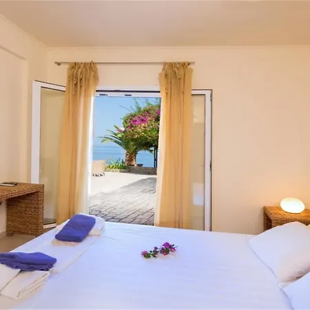 Beachfront Benele *