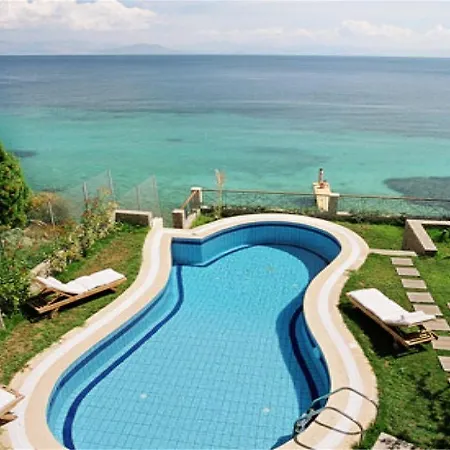 Beachfront Benele *
